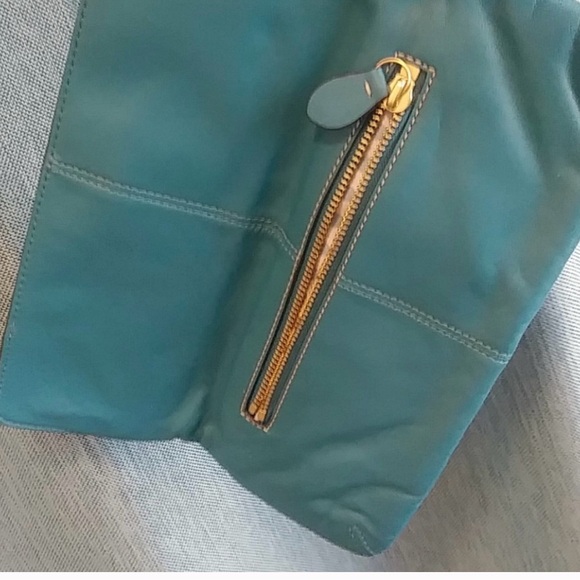 COACH 2007 MADELINE Teal  BLUE Leather Clutch with Gold Zipper foldover - Picture 1 of 13